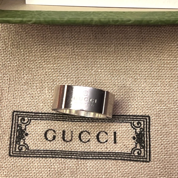 🔥🔥AUTHENTIC GUCCI Made In Italy Sterling Silver Thin Trademark Ring-🔥🔥NWT - Picture 15 of 15